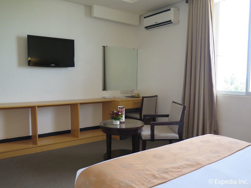 Big 8 Corporate Hotel Tagum Exterior foto